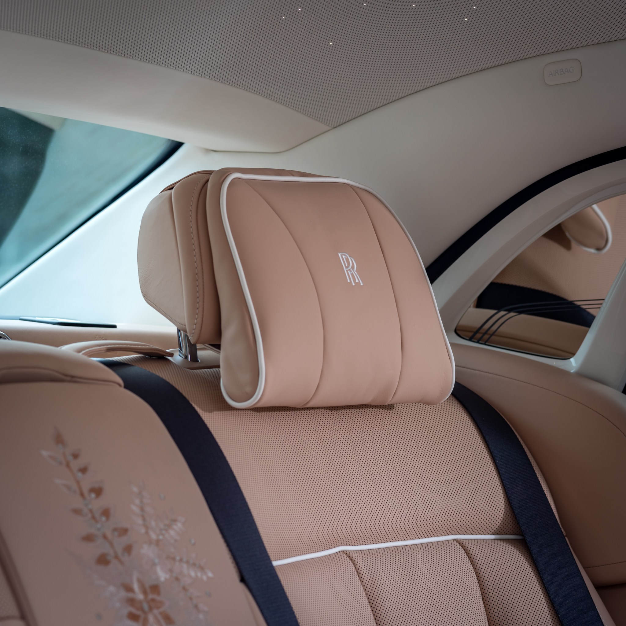 rolls royce phantom p90608493highrescelebrating the art 