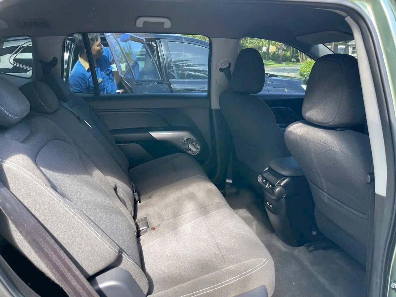 vinfast limo green 14