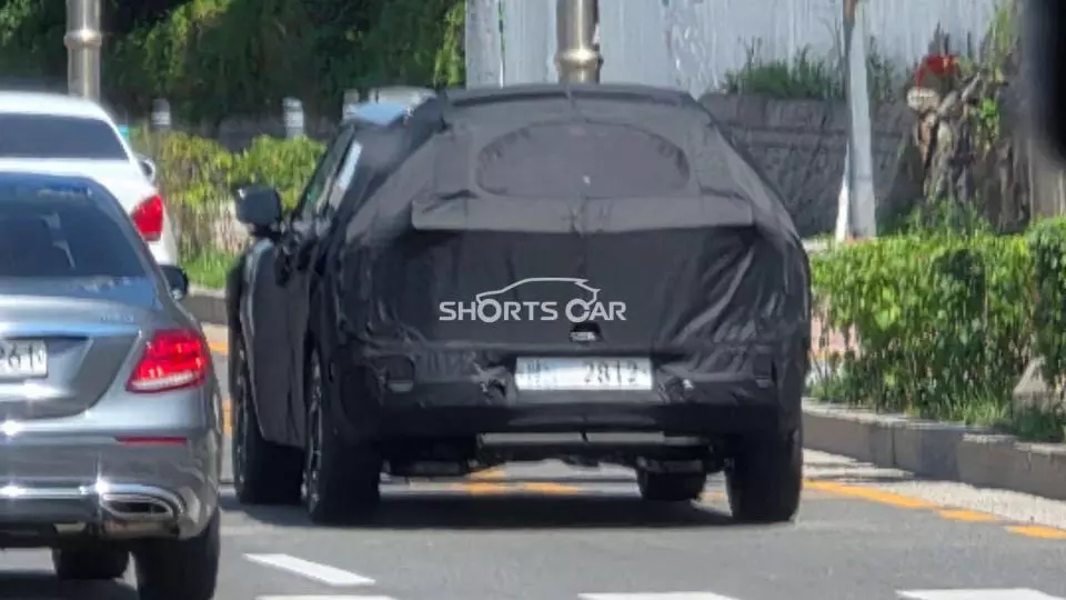 hyundai tucson the he moi chay thu shorts car 2