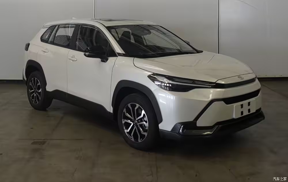 toyota corolla cross la 1