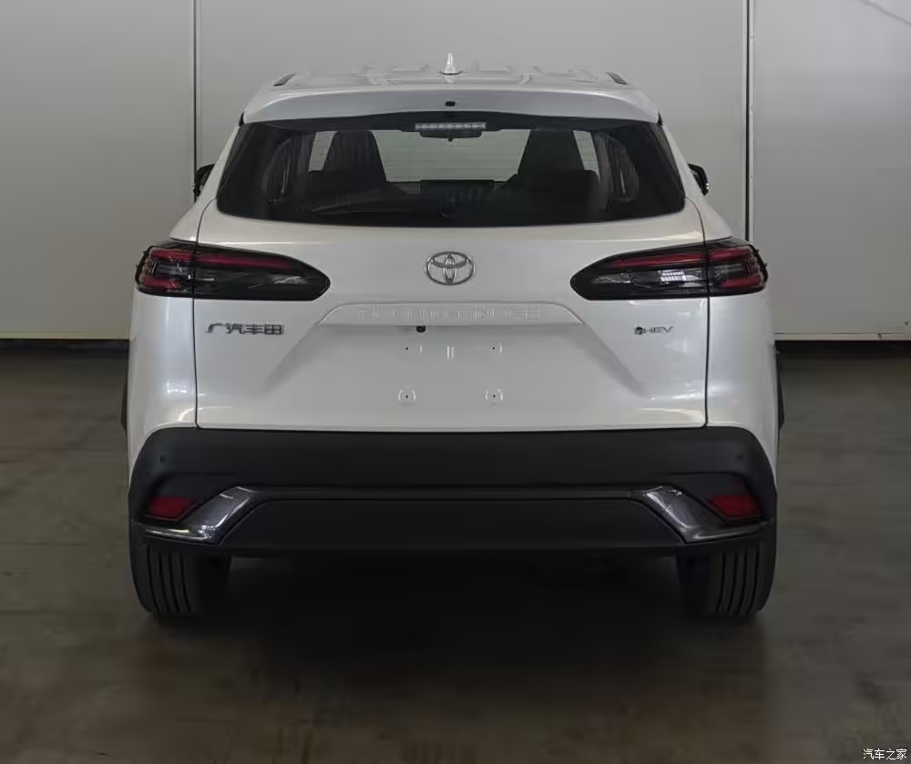 toyota corolla cross la 2