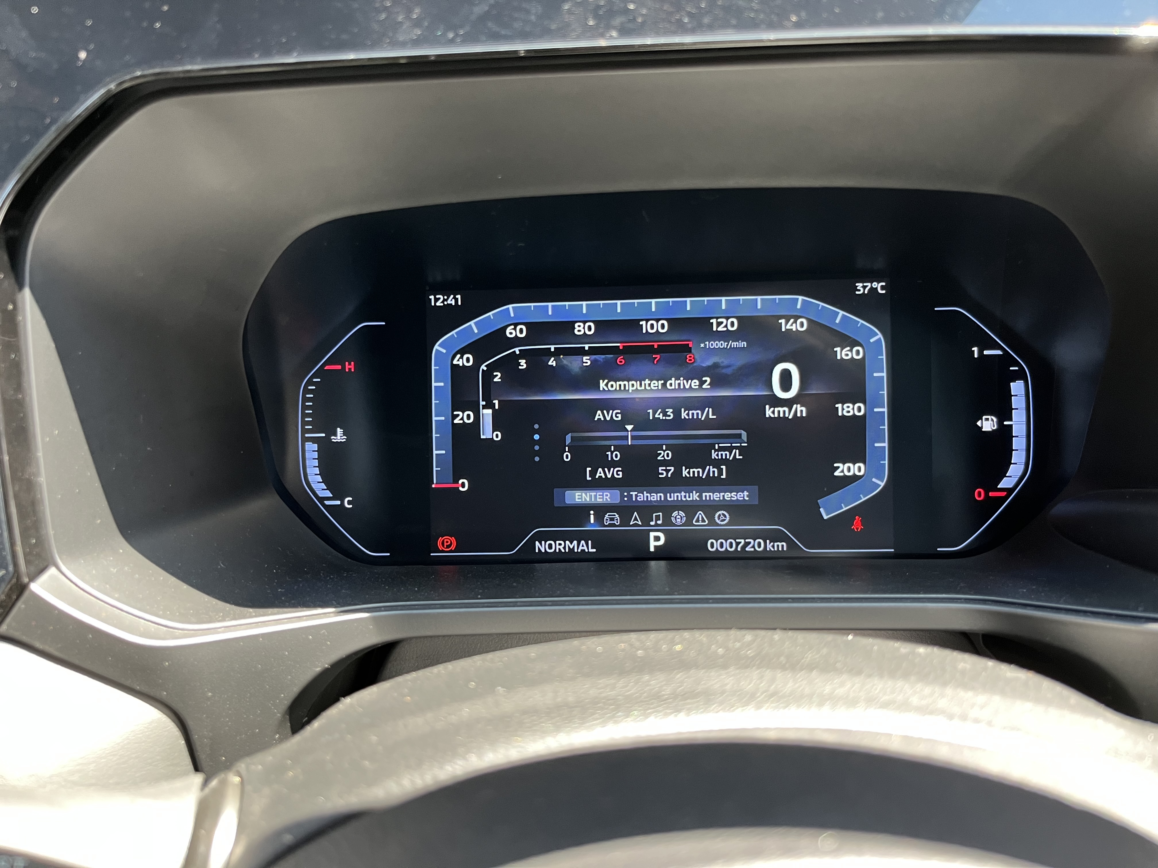 mitsubishi destinator chay thu 2