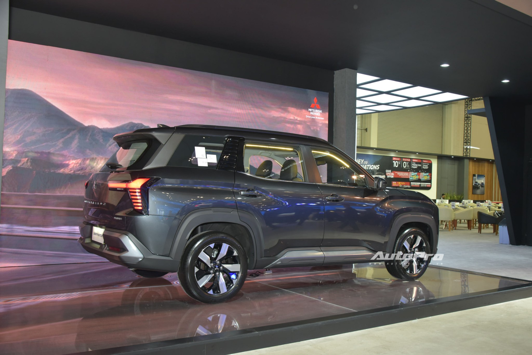 mitsubishi destinator nlh6743