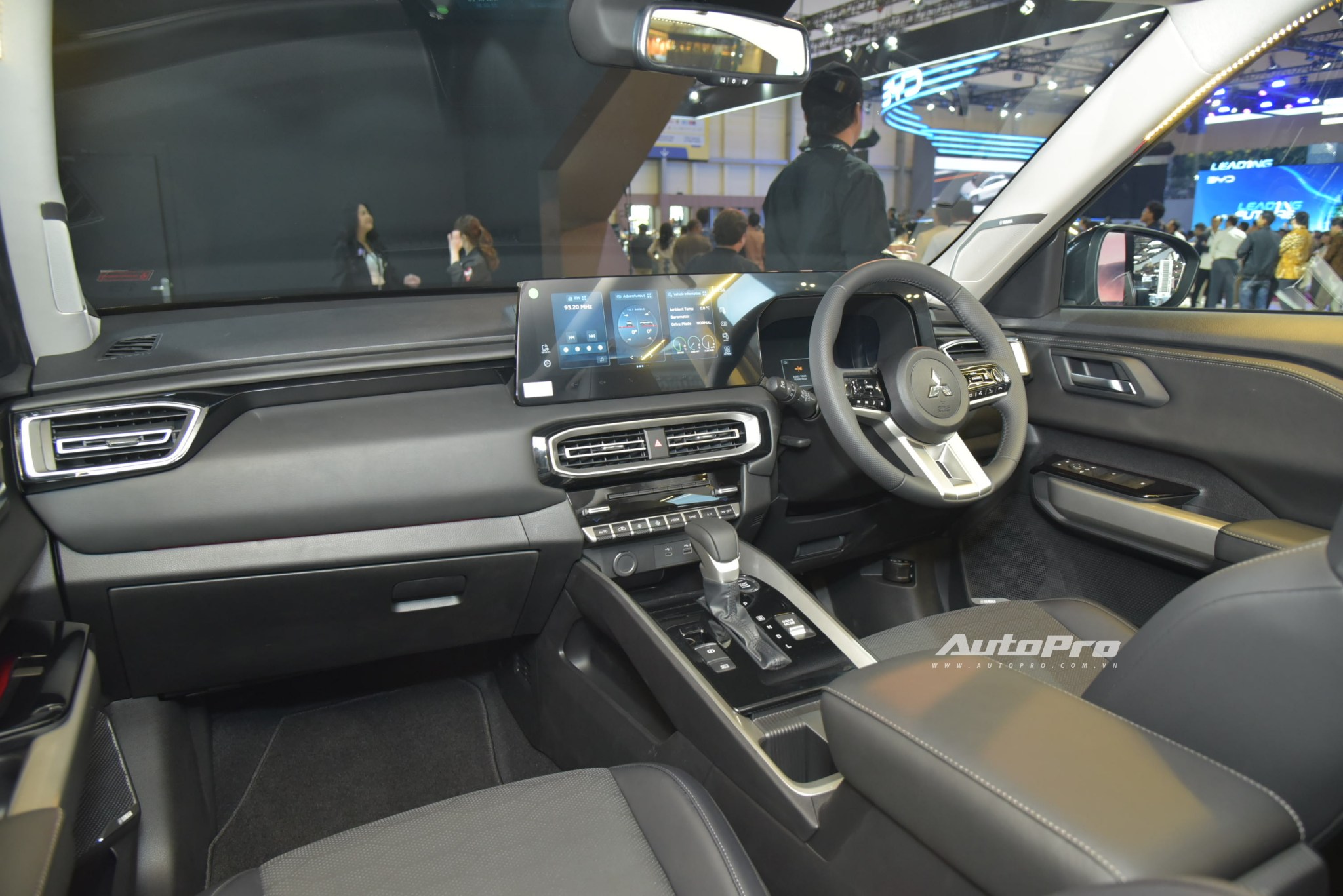 mitsubishi destinator nlh6775