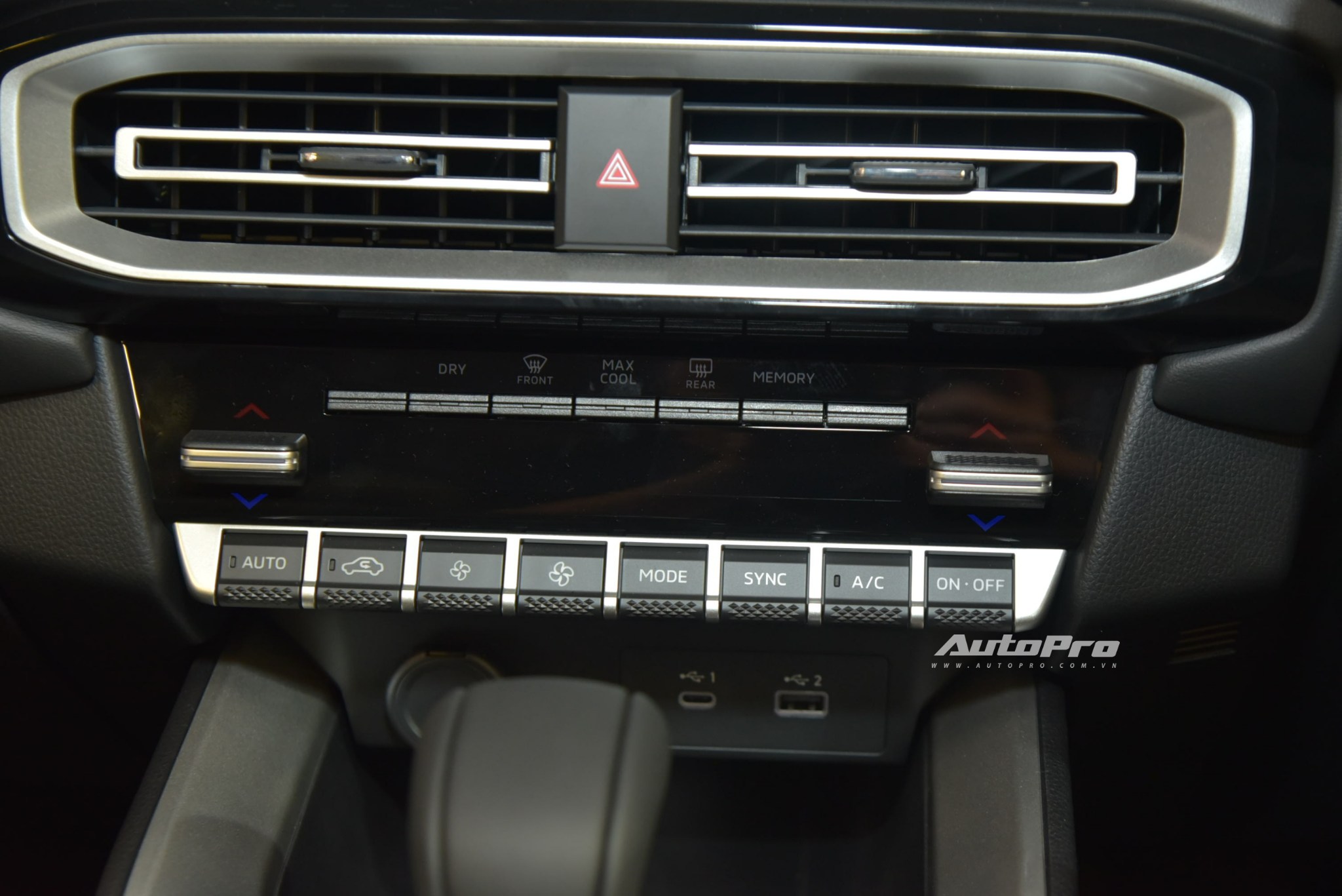 mitsubishi destinator nlh67881