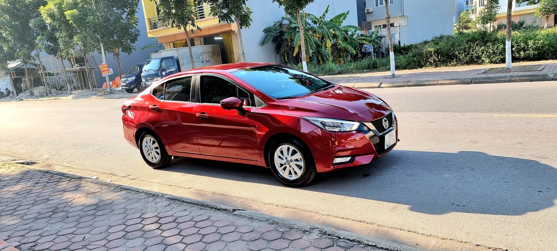 chu xe nissan almera nguyen the tu 14