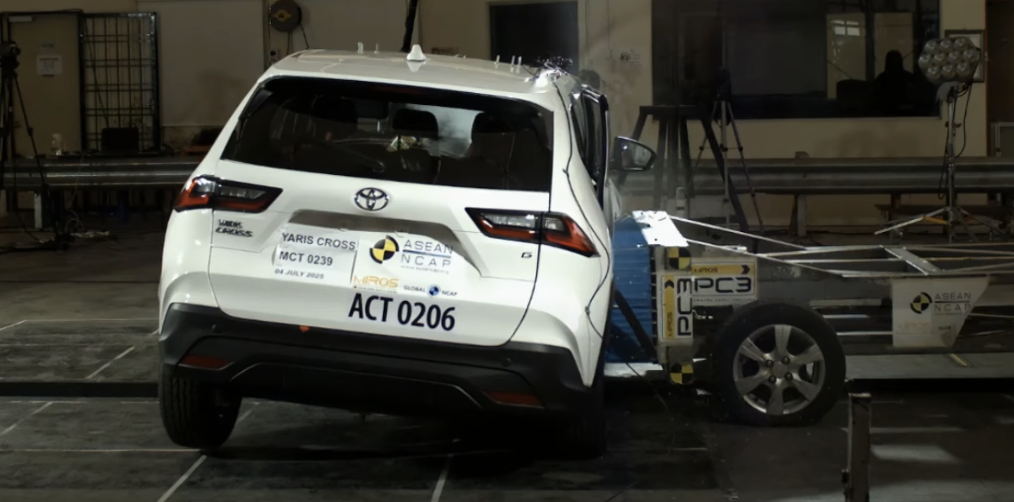 test toyota yaris cross 7