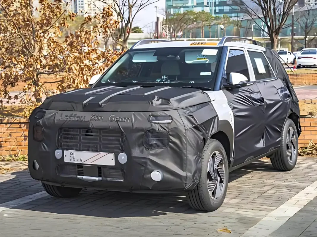 2025 hyundai venue spied 1068x801
