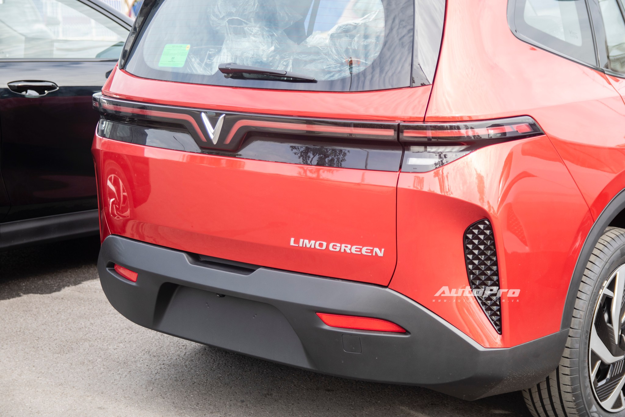 vinfast limo green img0436