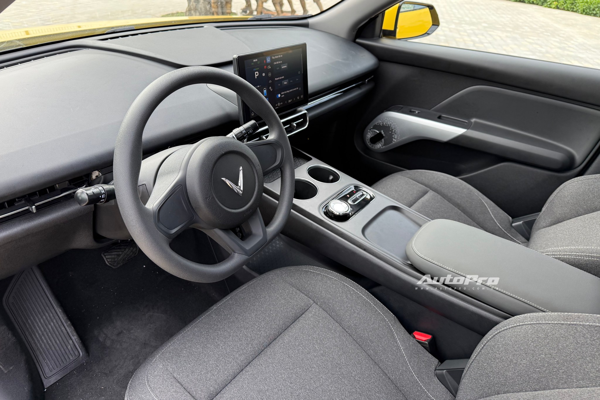 vinfast limo green img3745