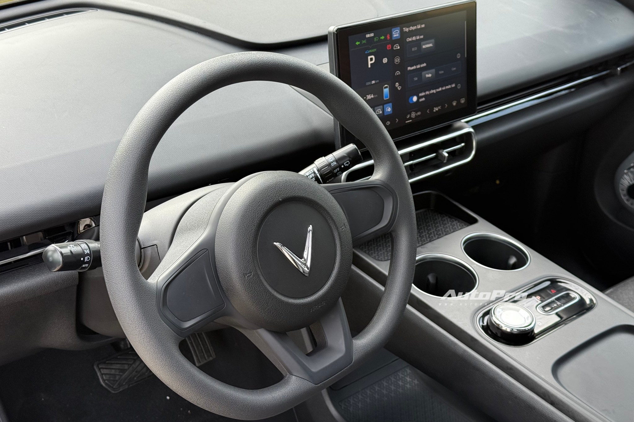 vinfast limo green img3746