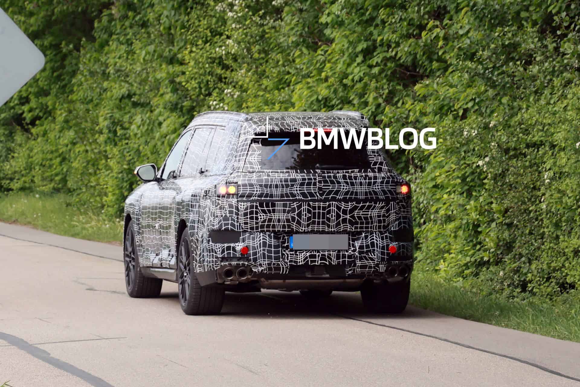 2027 bmw x7 g67 03