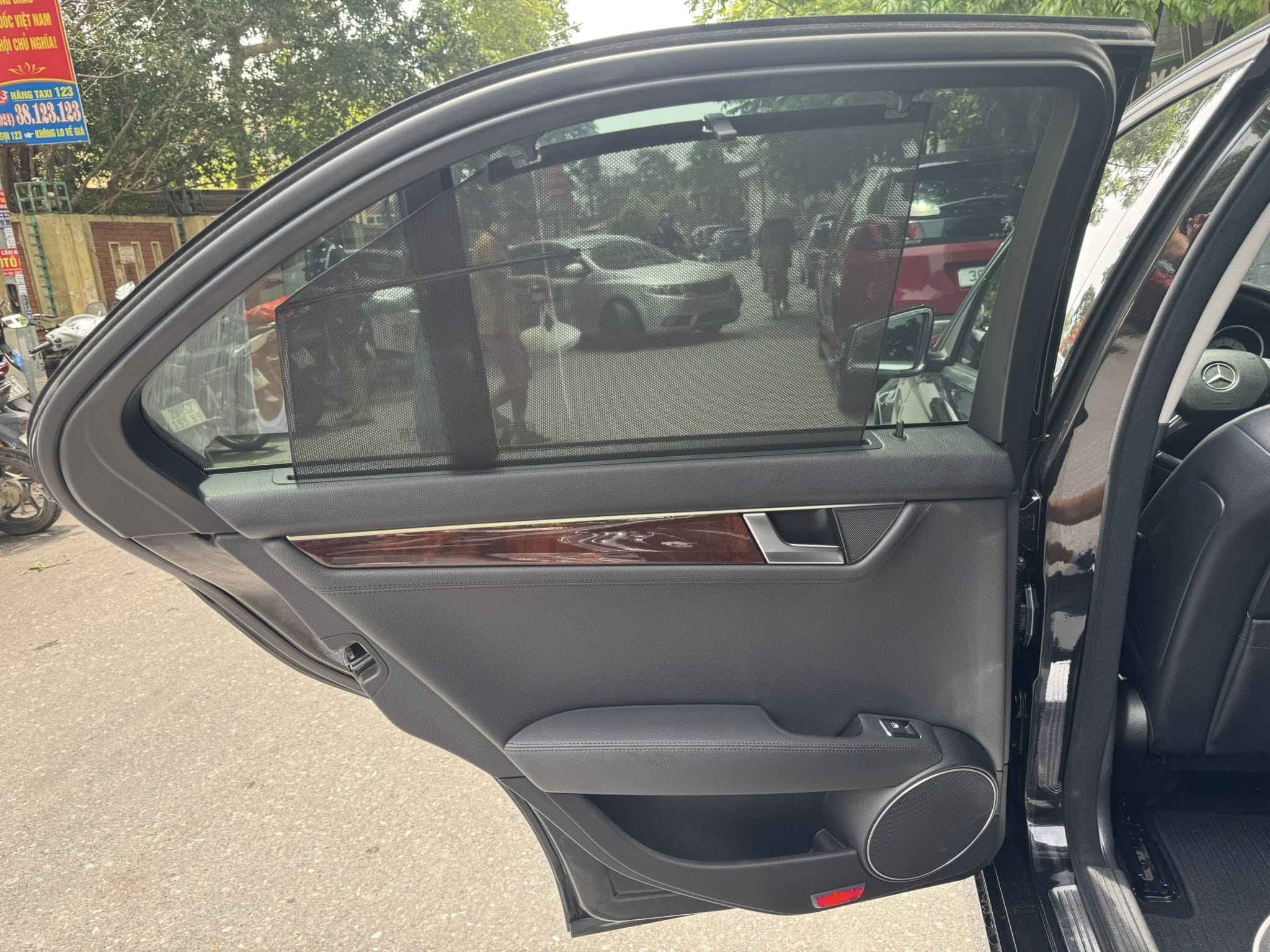 Rao chiếc Mercedes-Benz này chỉ hơn 200 triệu, người bán khẳng định: Xe 'không có gì để chê, zin cả xe'- Ảnh 15.