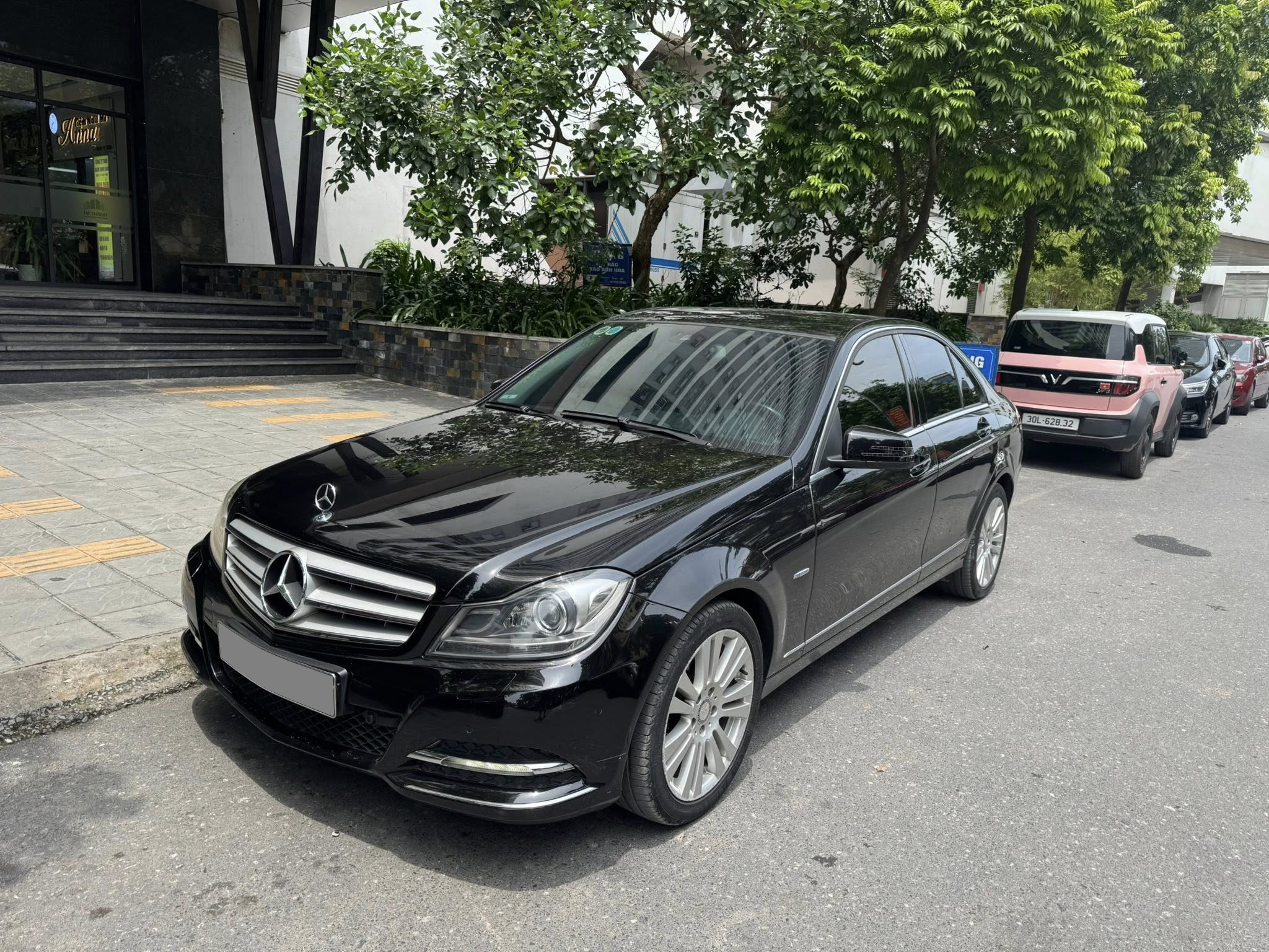 Rao chiếc Mercedes-Benz này chỉ hơn 200 triệu, người bán khẳng định: Xe 'không có gì để chê, zin cả xe'- Ảnh 3.