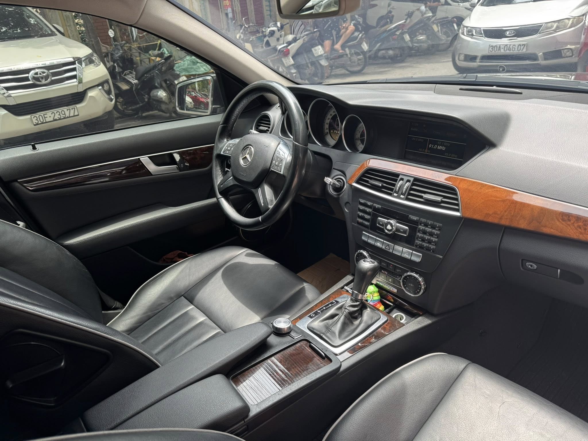 Rao chiếc Mercedes-Benz này chỉ hơn 200 triệu, người bán khẳng định: Xe 'không có gì để chê, zin cả xe'- Ảnh 9.