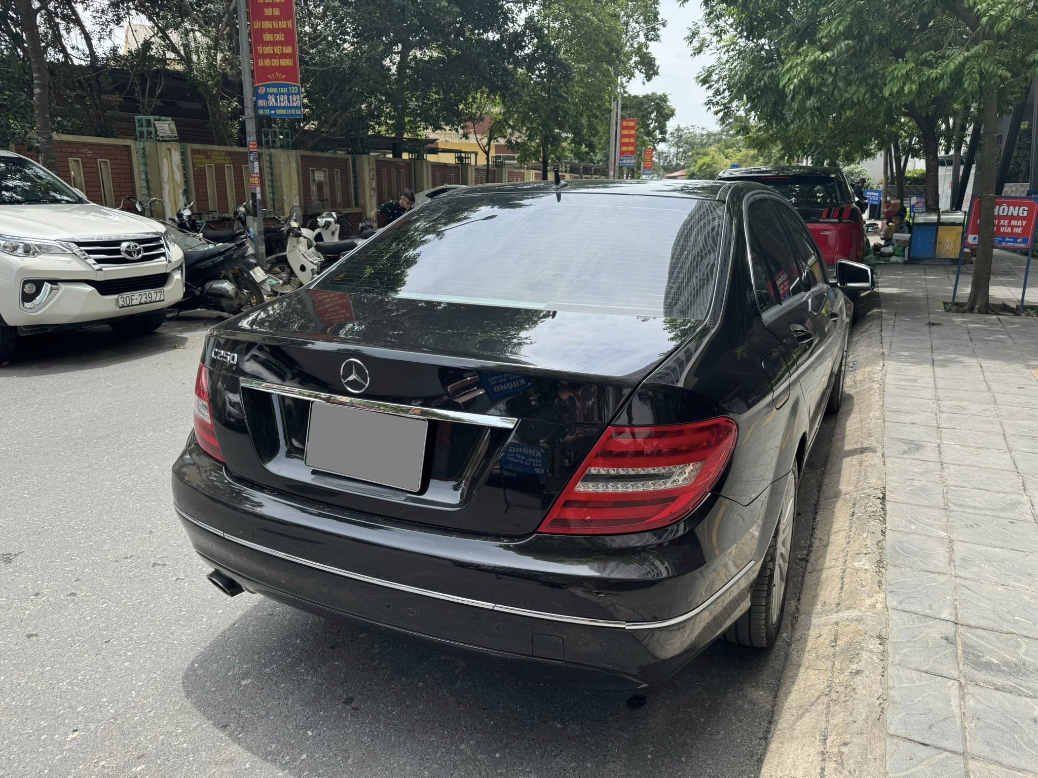 Rao chiếc Mercedes-Benz này chỉ hơn 200 triệu, người bán khẳng định: Xe 'không có gì để chê, zin cả xe'- Ảnh 6.