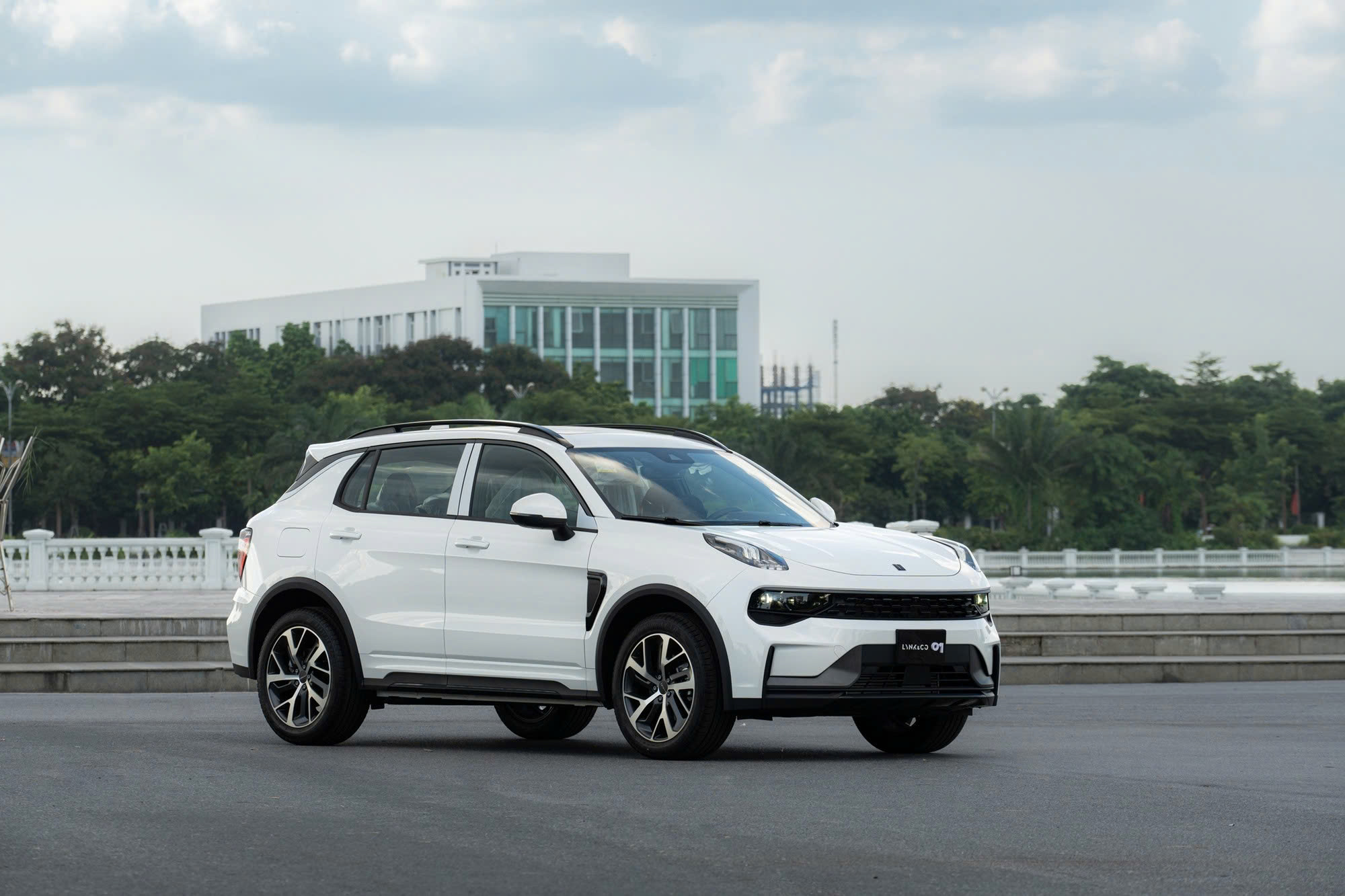 z6892061137887f46b03e44c856819c899025e40f0a8ec