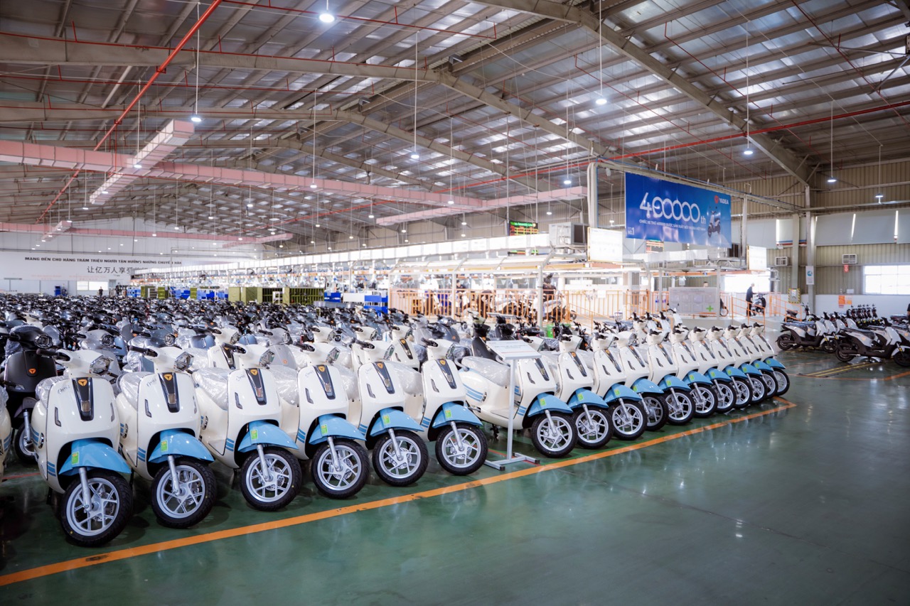 yadeafactory tour4 large 2