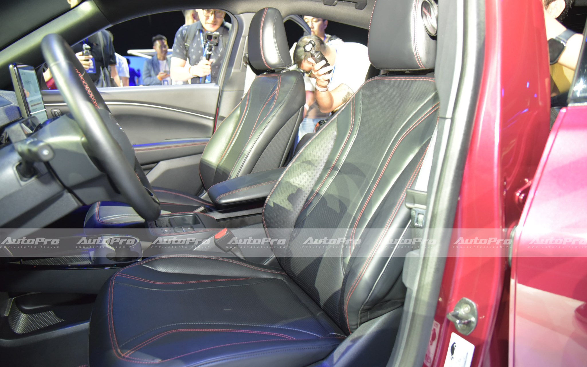 mustang mach e nlh7732