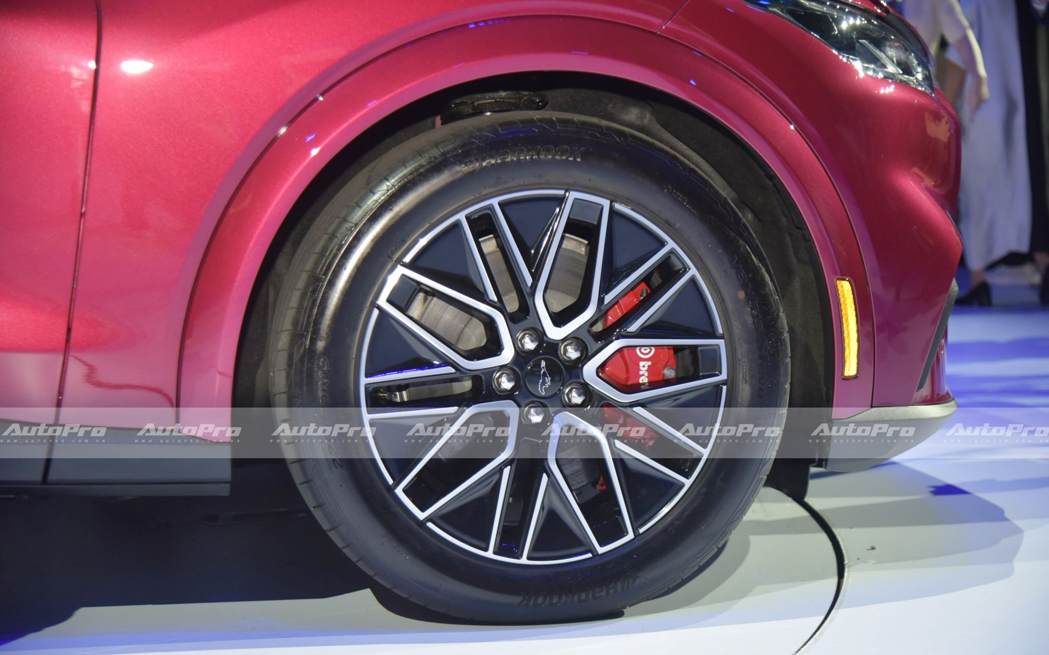 mustang mach e nlh7759