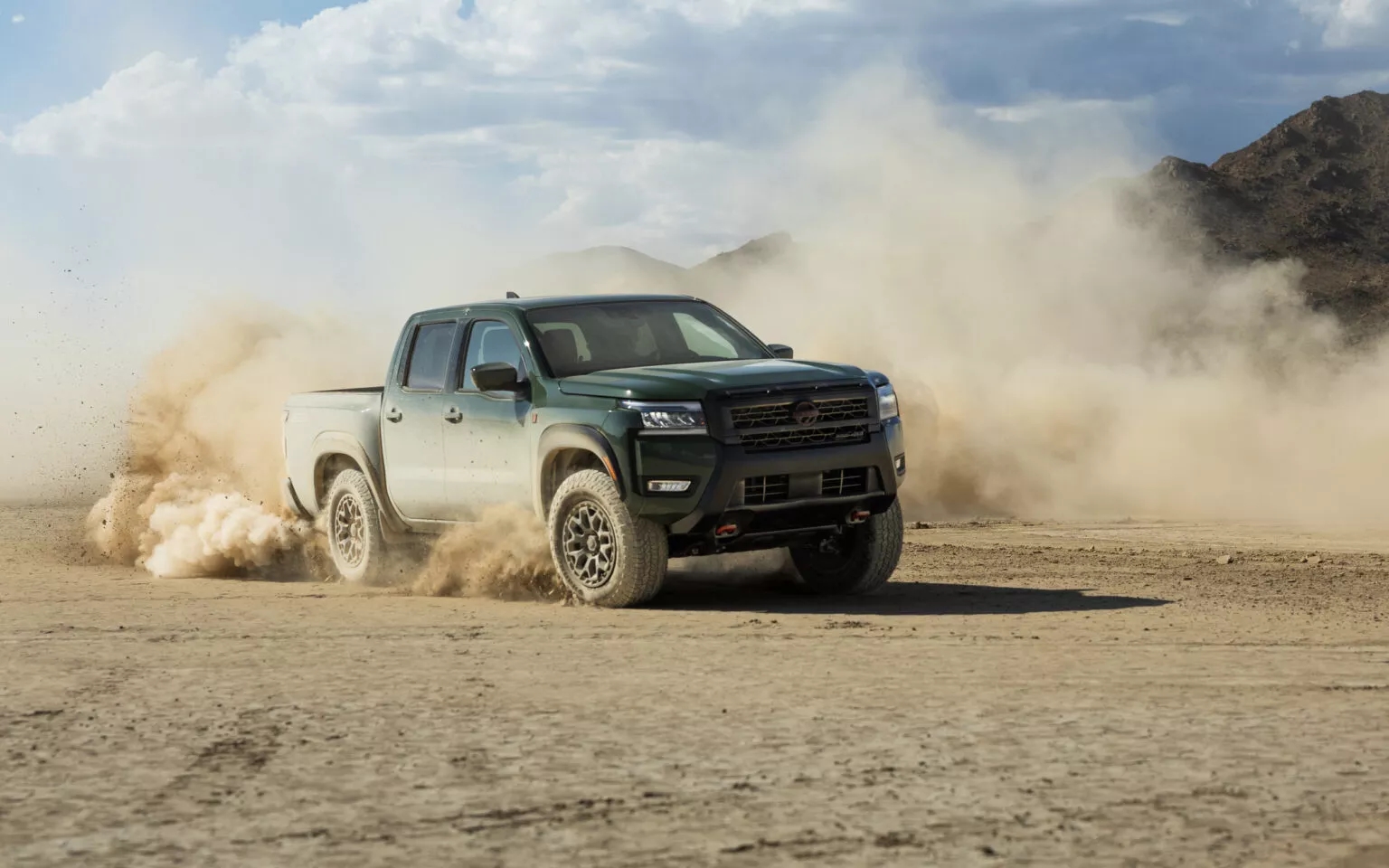 nissan frontier pro 4x r 2026 2