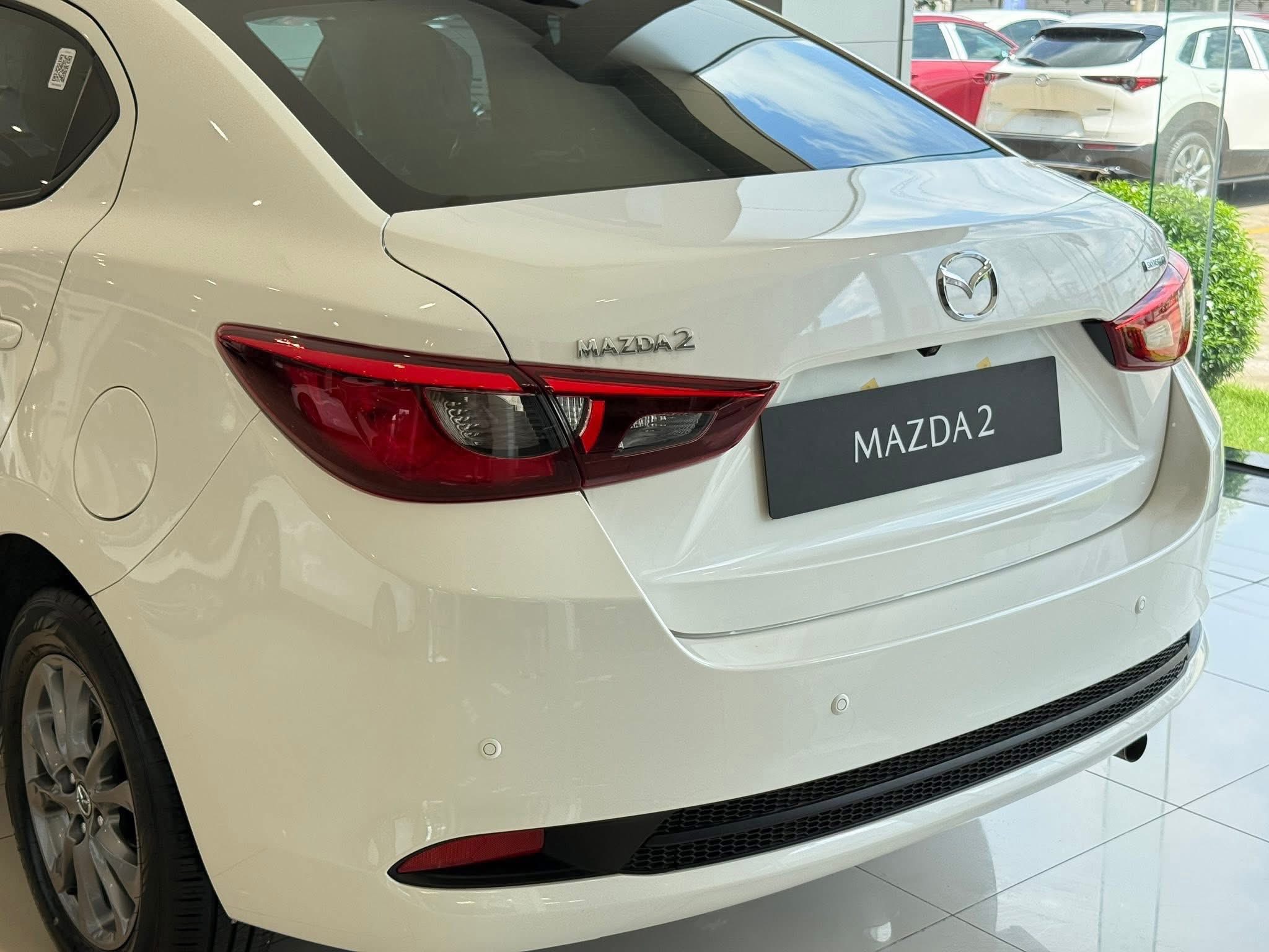 mazda2 8