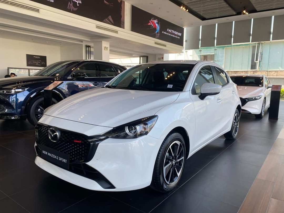 mazda2 sport luxury 1