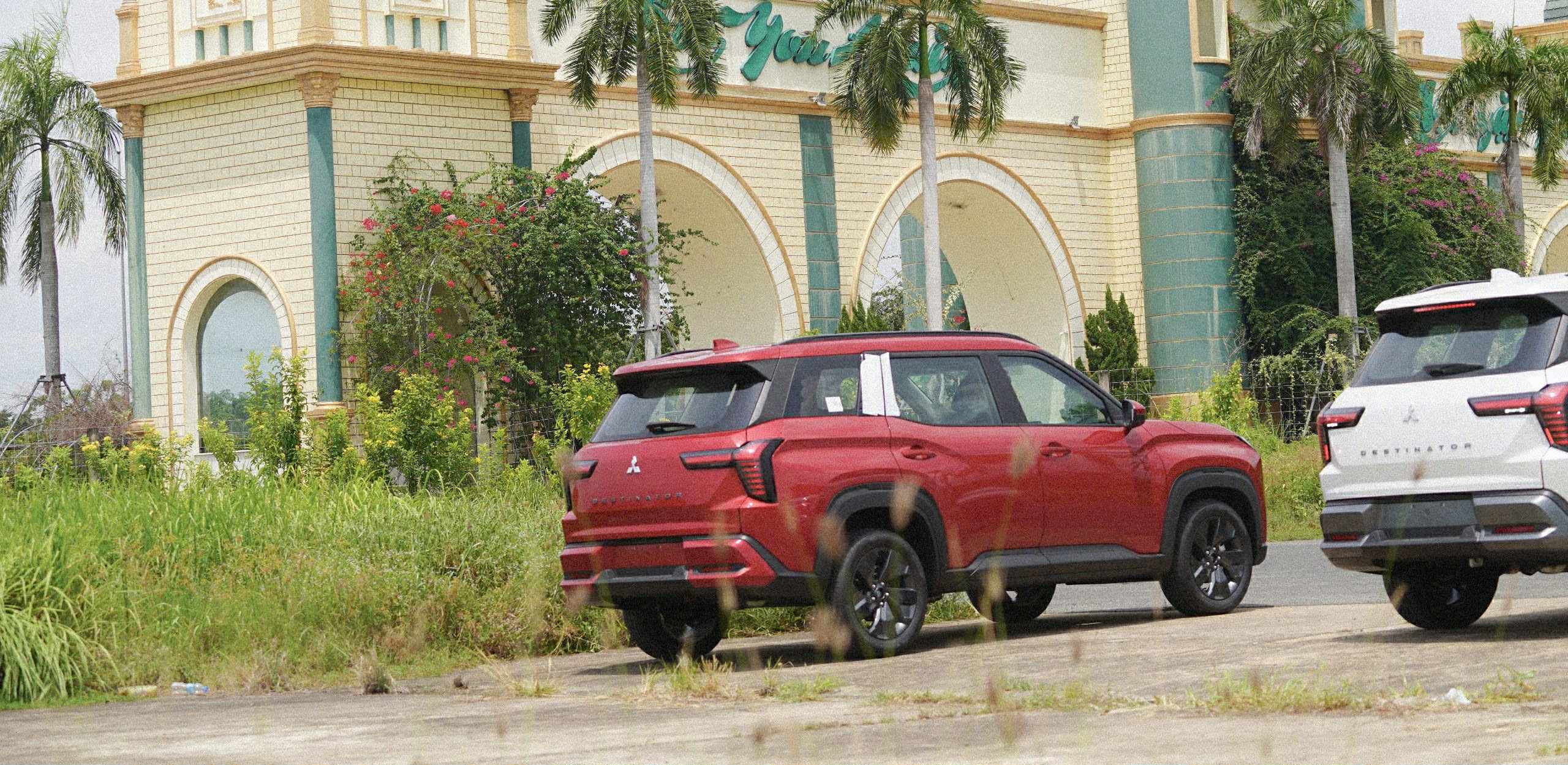 mitsubishi destinator o viet nam 2