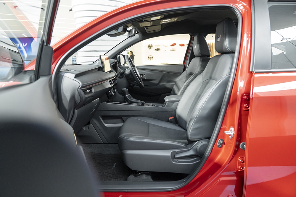 toyota vios hev hev gr sport 111