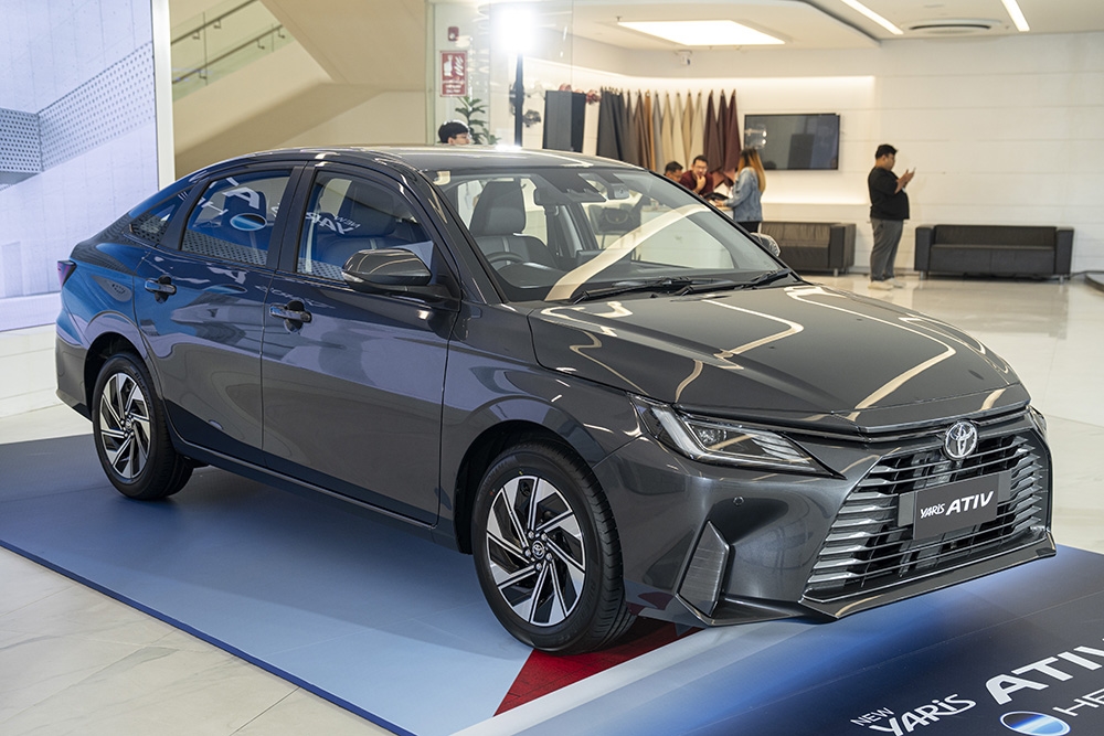 toyota vios hev premium 1