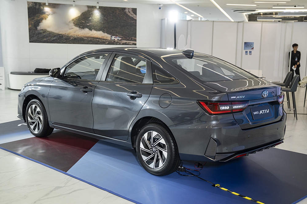 toyota vios hev premium 2