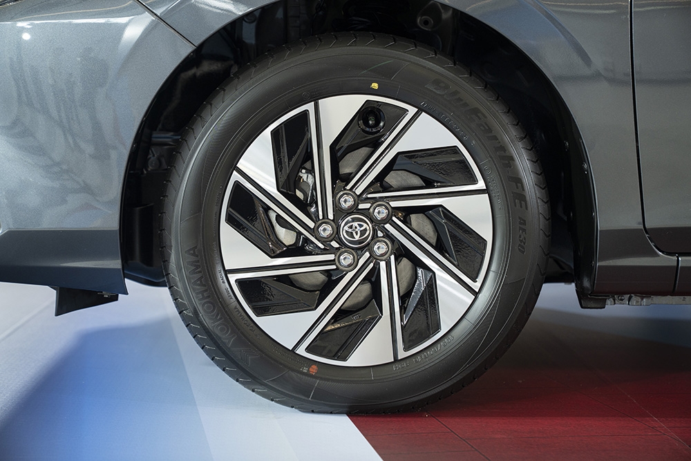 toyota vios hev premium 20