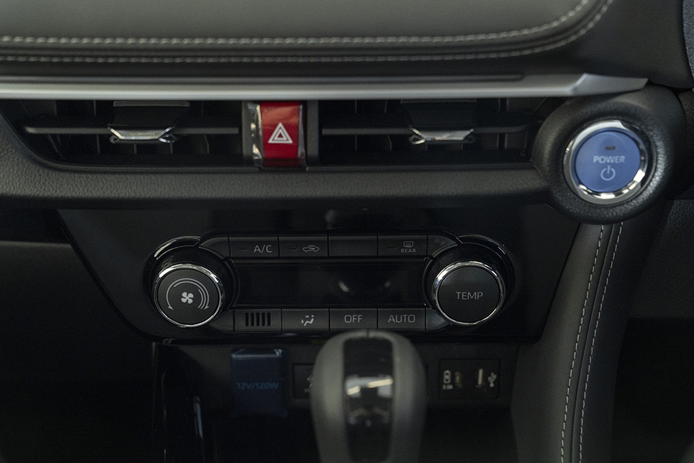 toyota vios hev premium 27