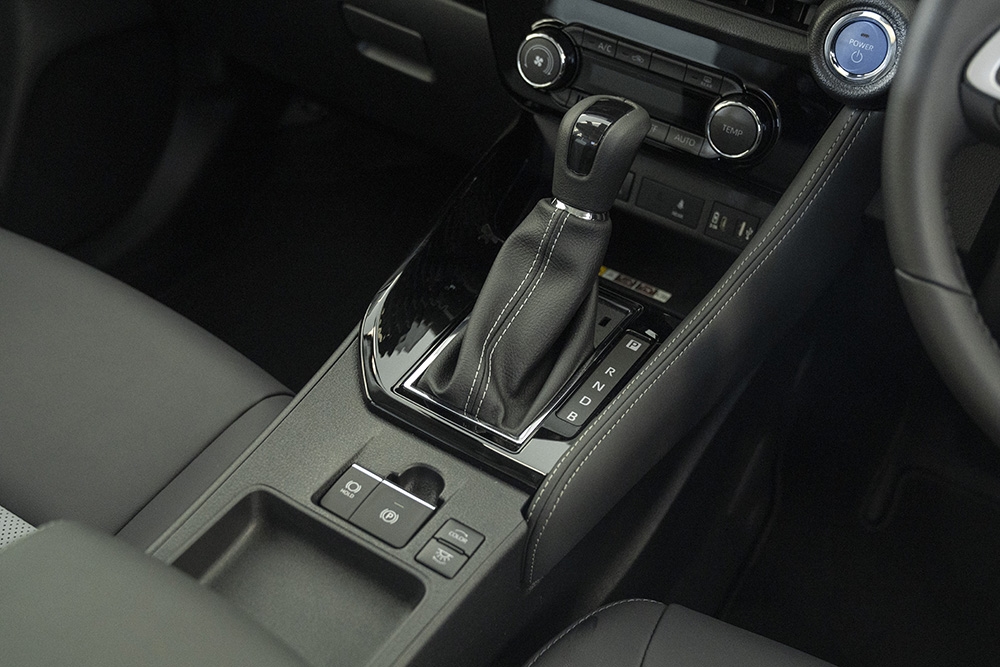 toyota vios hev premium 28