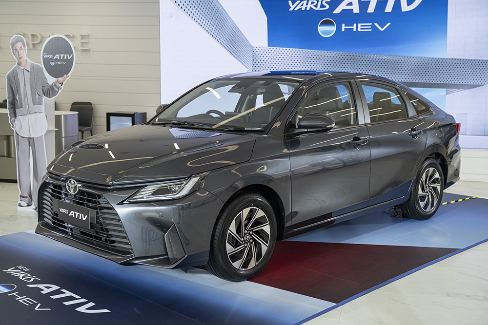 toyota vios hev premium 3