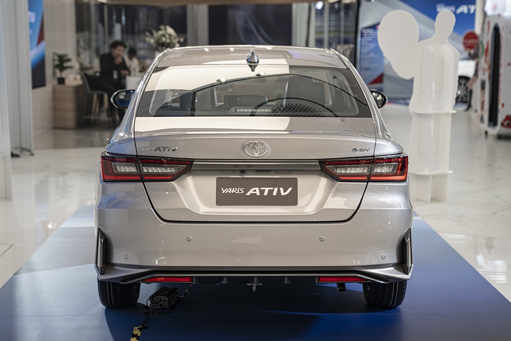 toyota vios hev premium 6