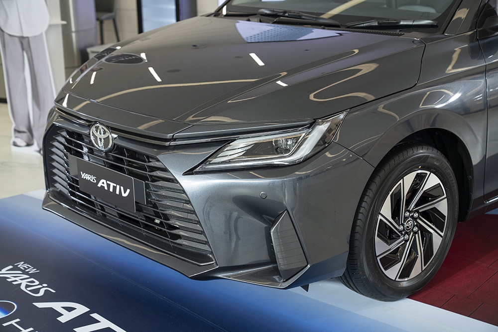 toyota vios hev premium 9