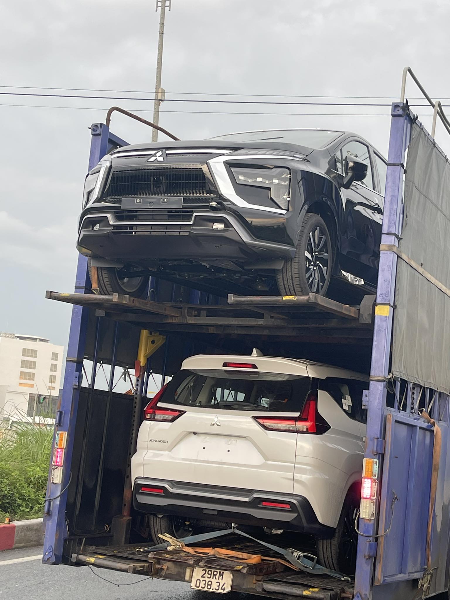 mitsubishi xpander 2025 o viet nam 1