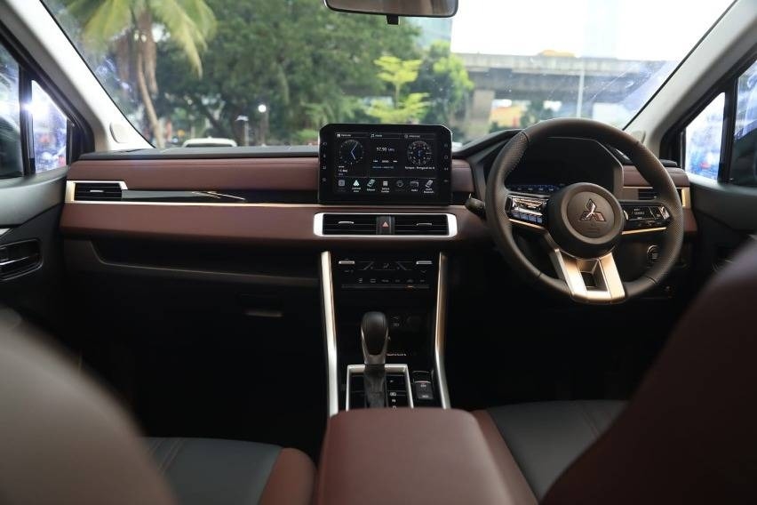 mitsubishi xpander cross 2025 indonesia 1