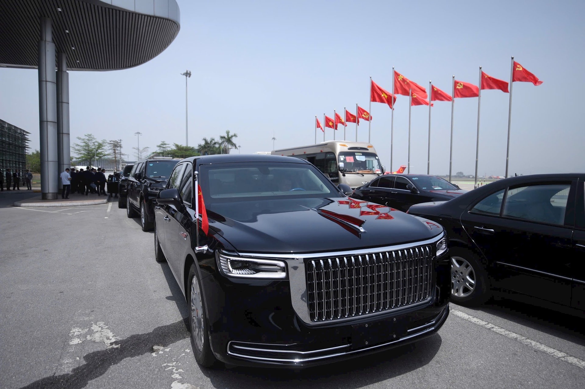 xe hong ky 1744623853967 1744623854397523685897