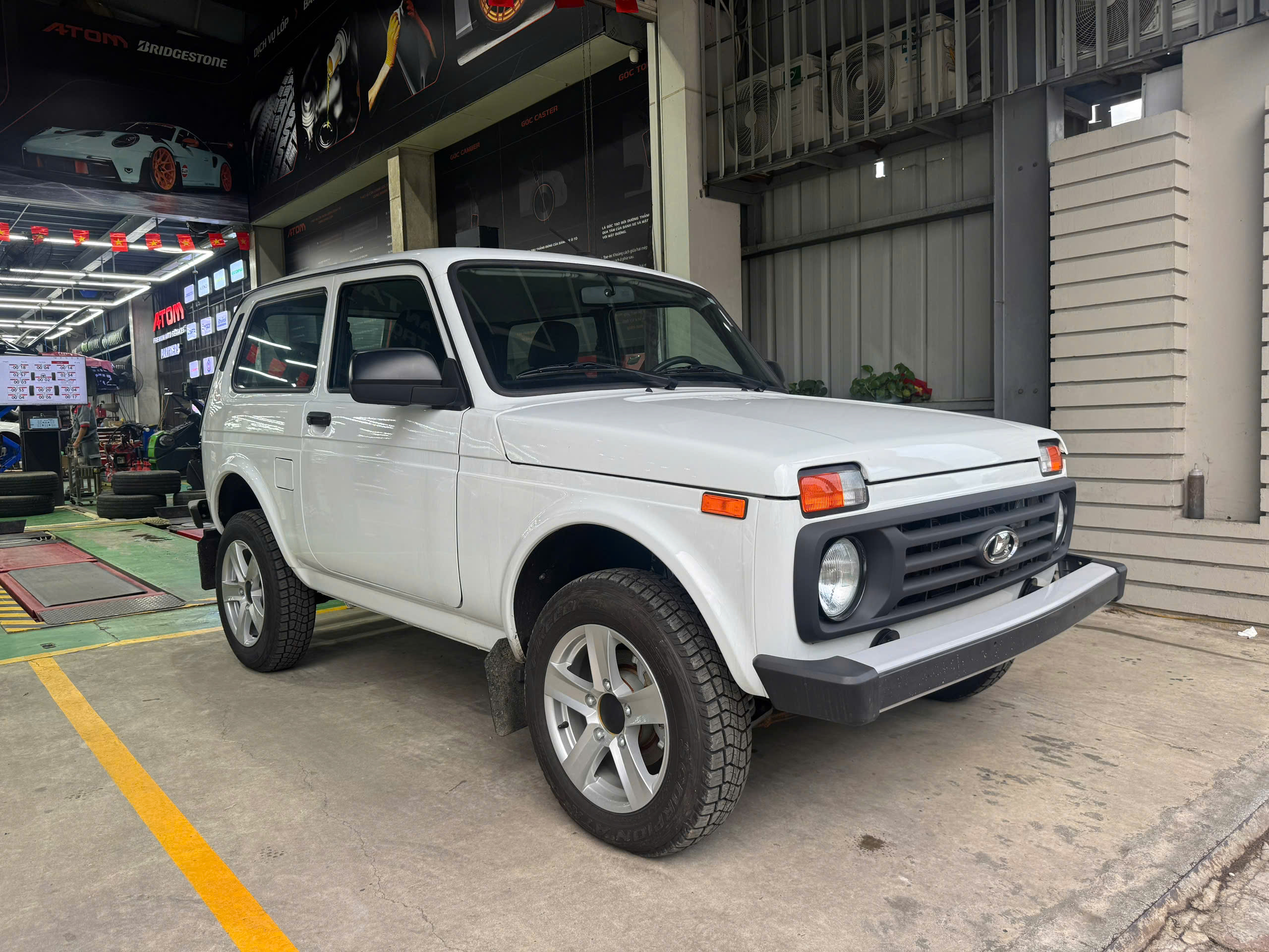 lada niva legend 1