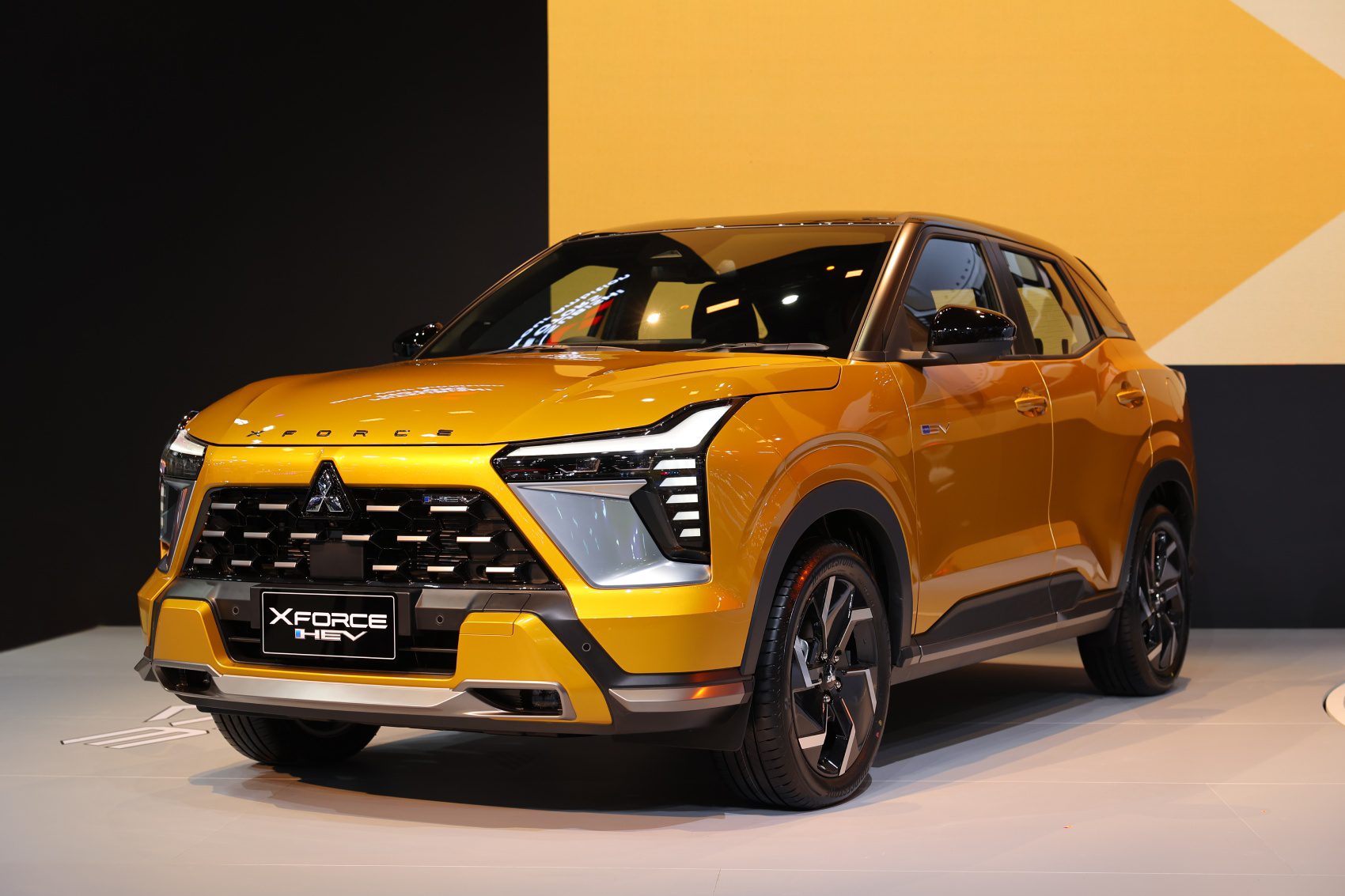 hilight mitsubishi xforce thumb