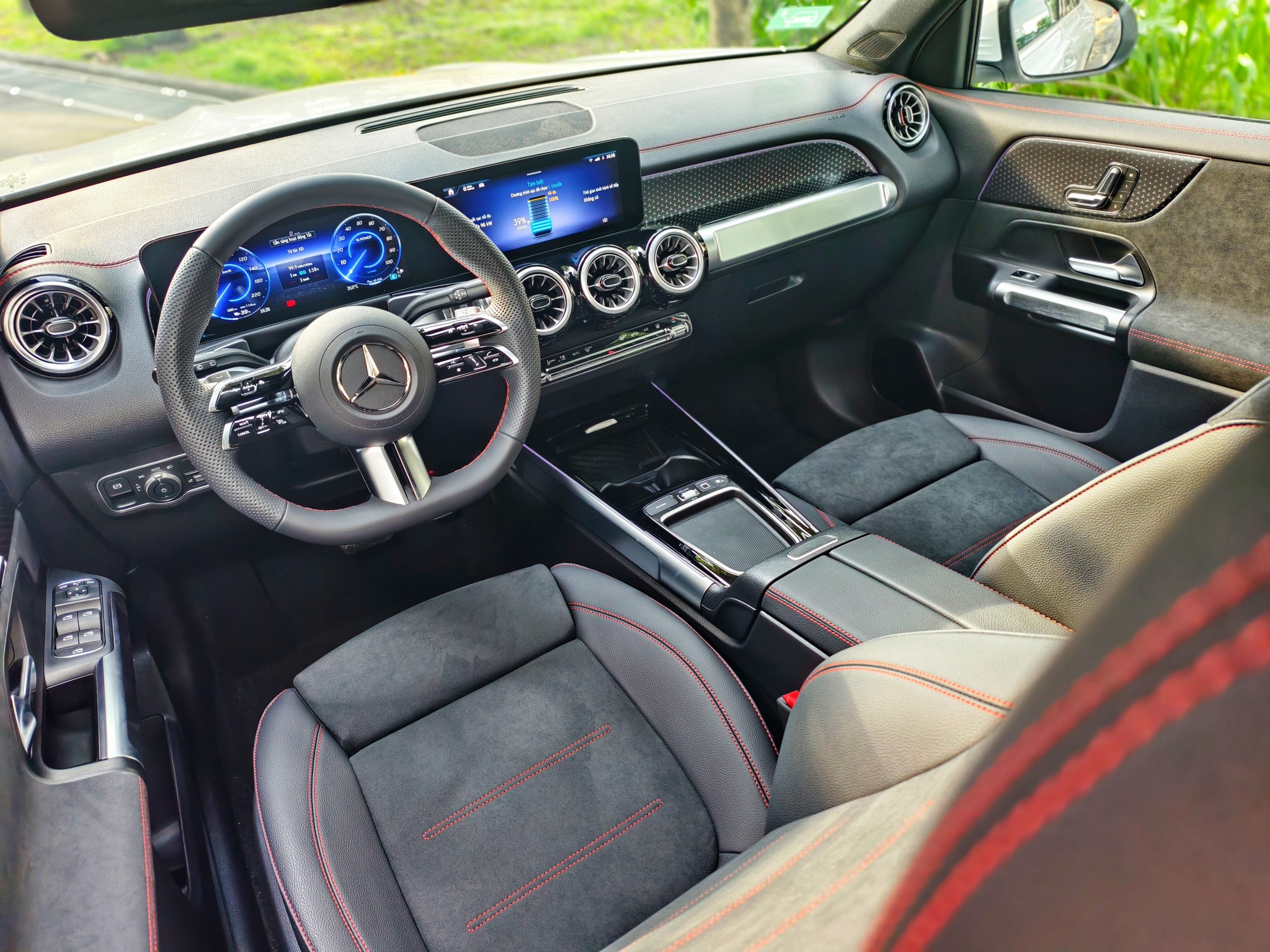 mercedes benz eqb250 4