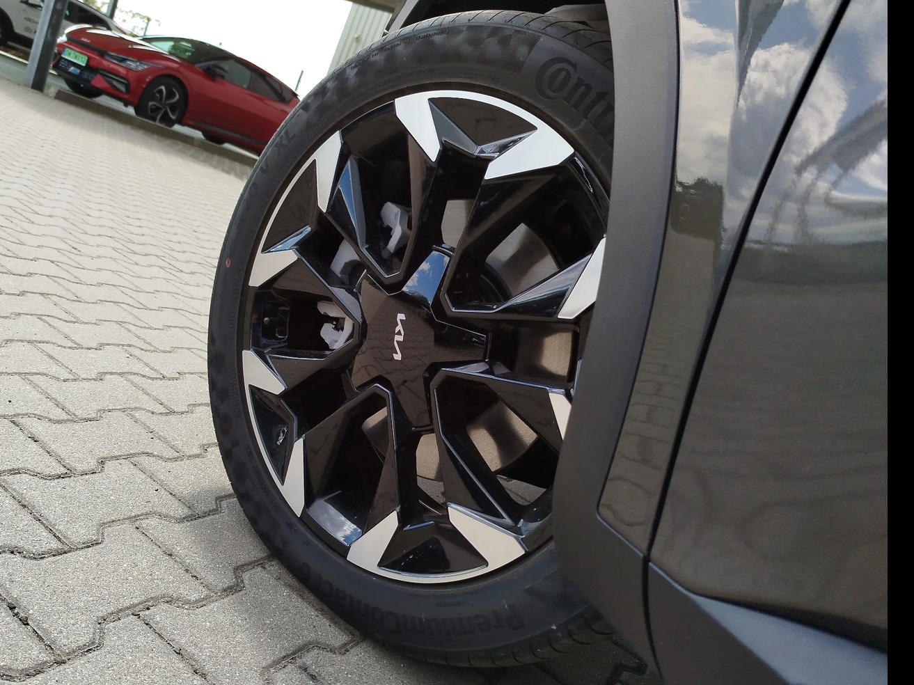 edit 1726461624945766768025 1726