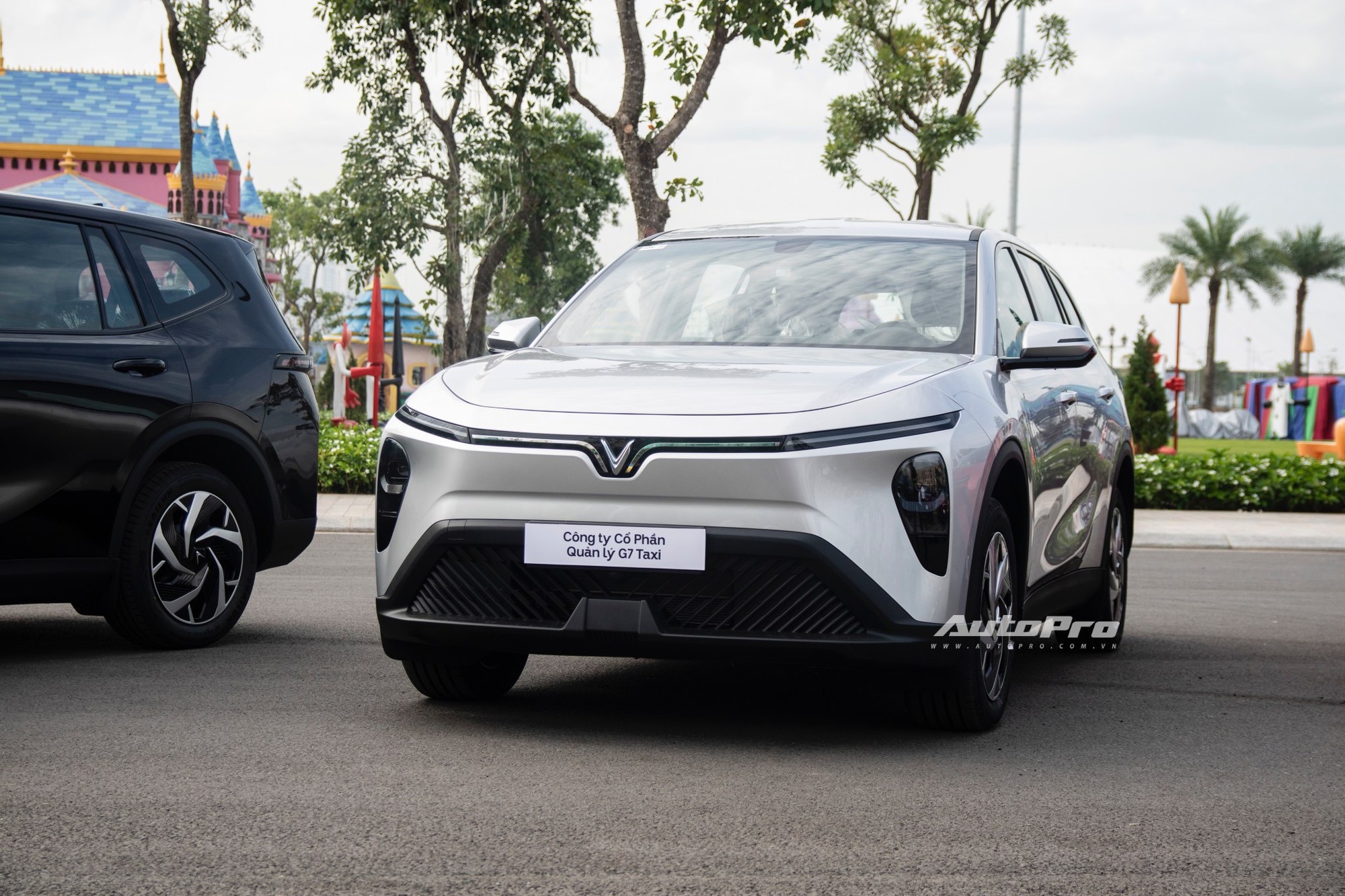 vinfast limo green img0429 1754413529983 1754413530237364521788 1754544504063 17545445065501265587084