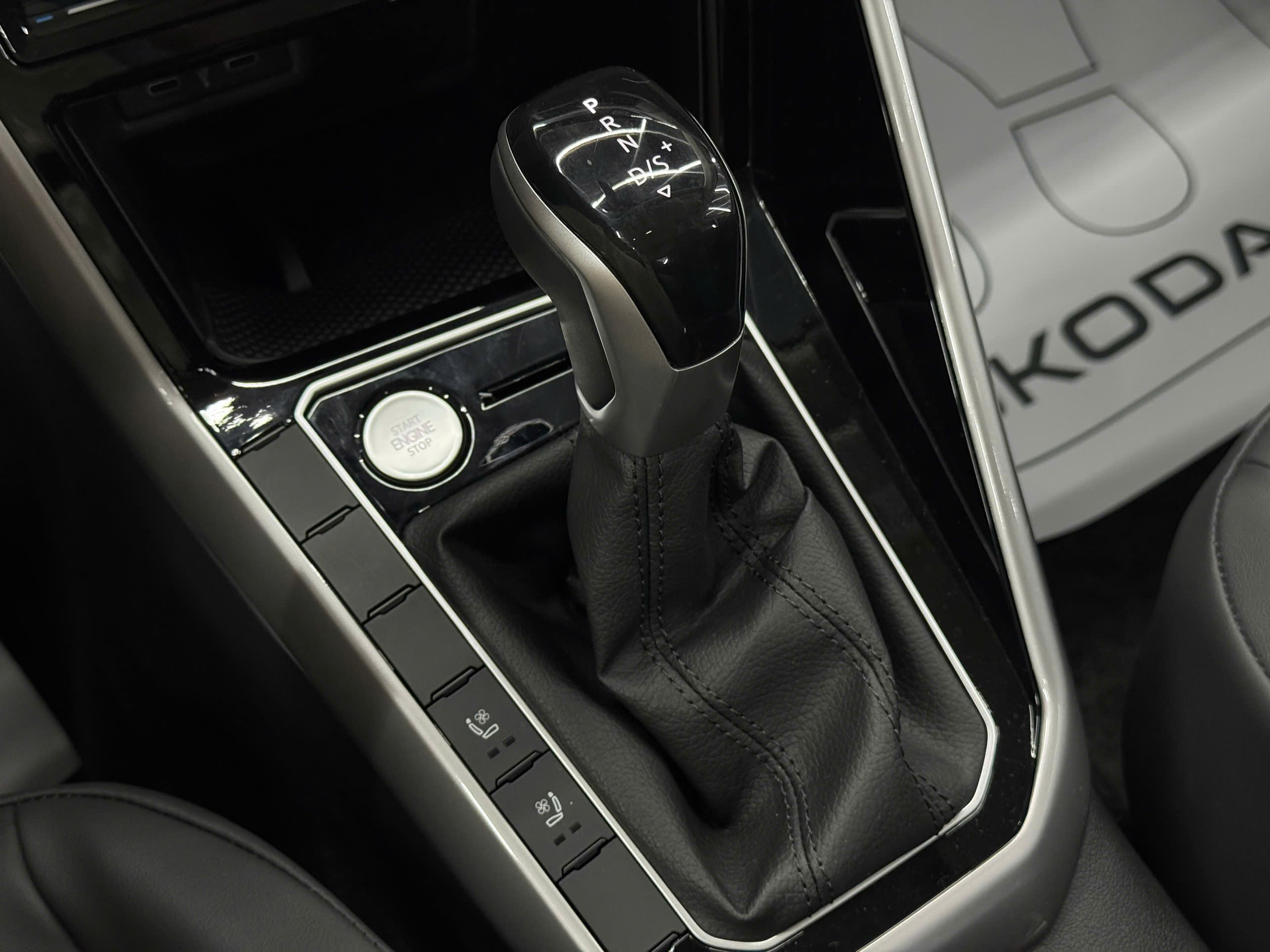 z6999491926878234d86961acc05b09cbb0d38eba2d146