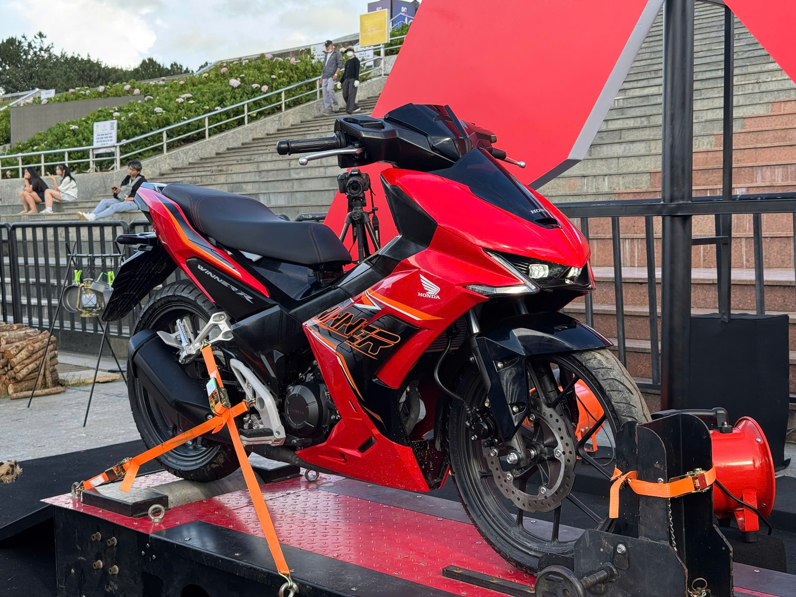 z7008103743327d732cf29fae8156405e90467c4c5a5f5