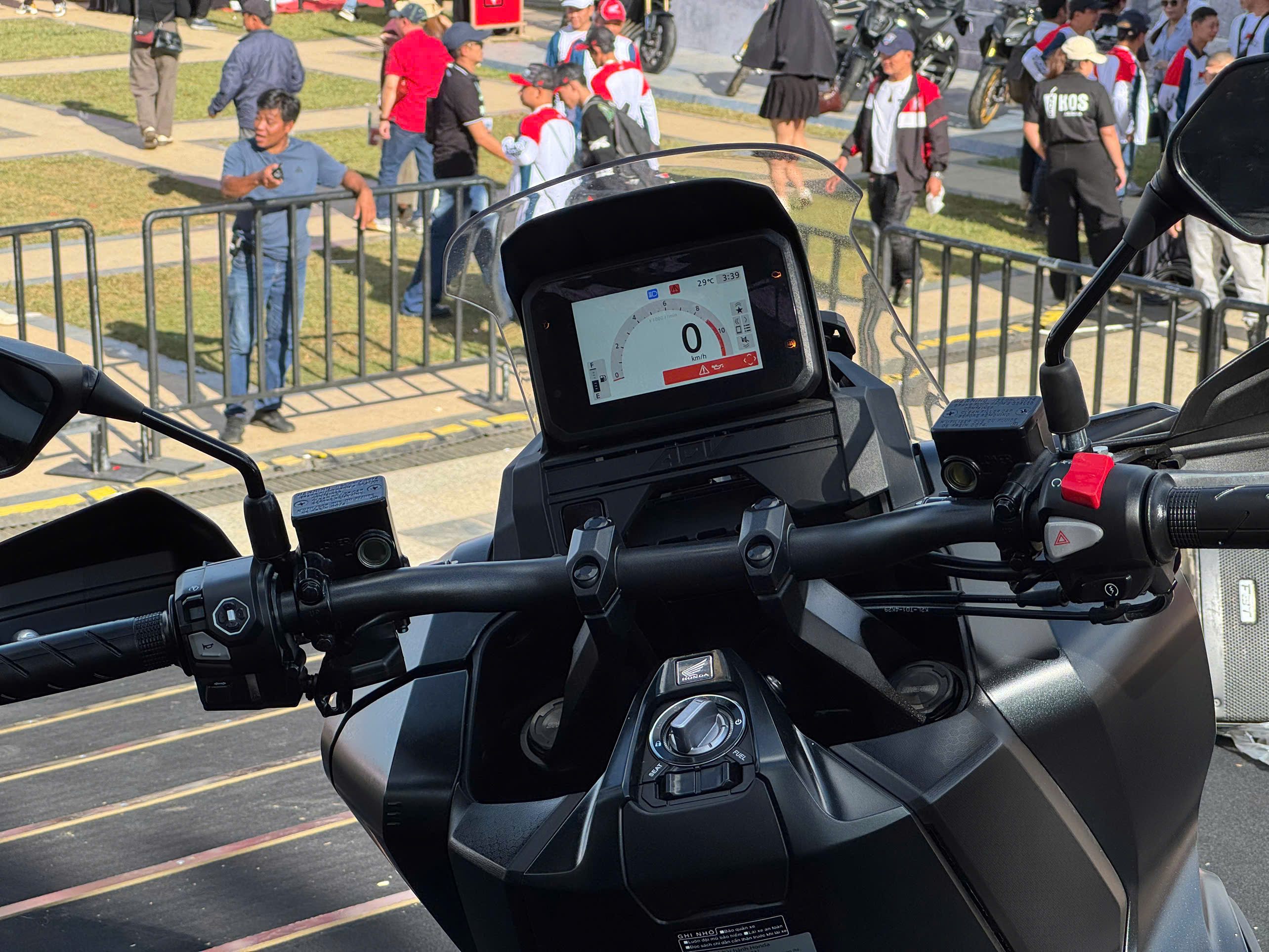 z70081379233373fc79e69569d8af64f7363daf653fbcc