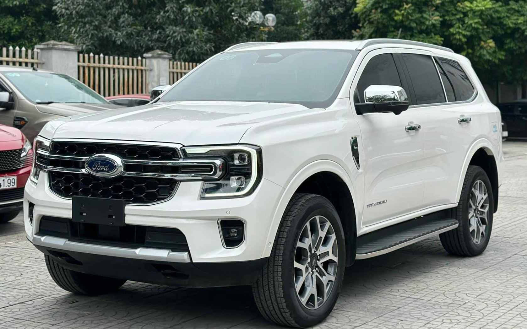 ford everest 8
