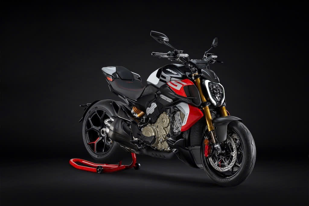 z7022833402509b57803563ef4e86d230a7b977855448a